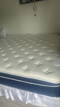 King size mattress Hybrid  and metal frame