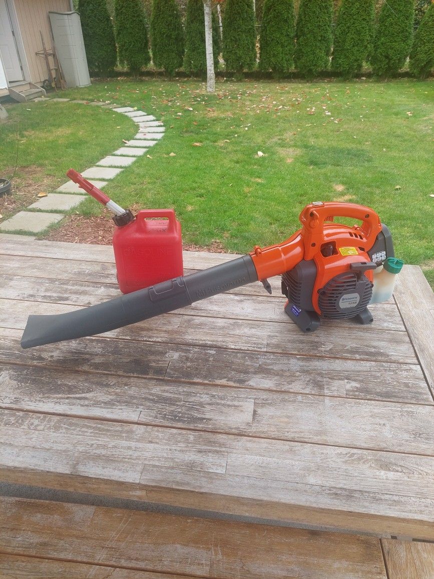Husqvarna 125B Handheld Leaf Blower