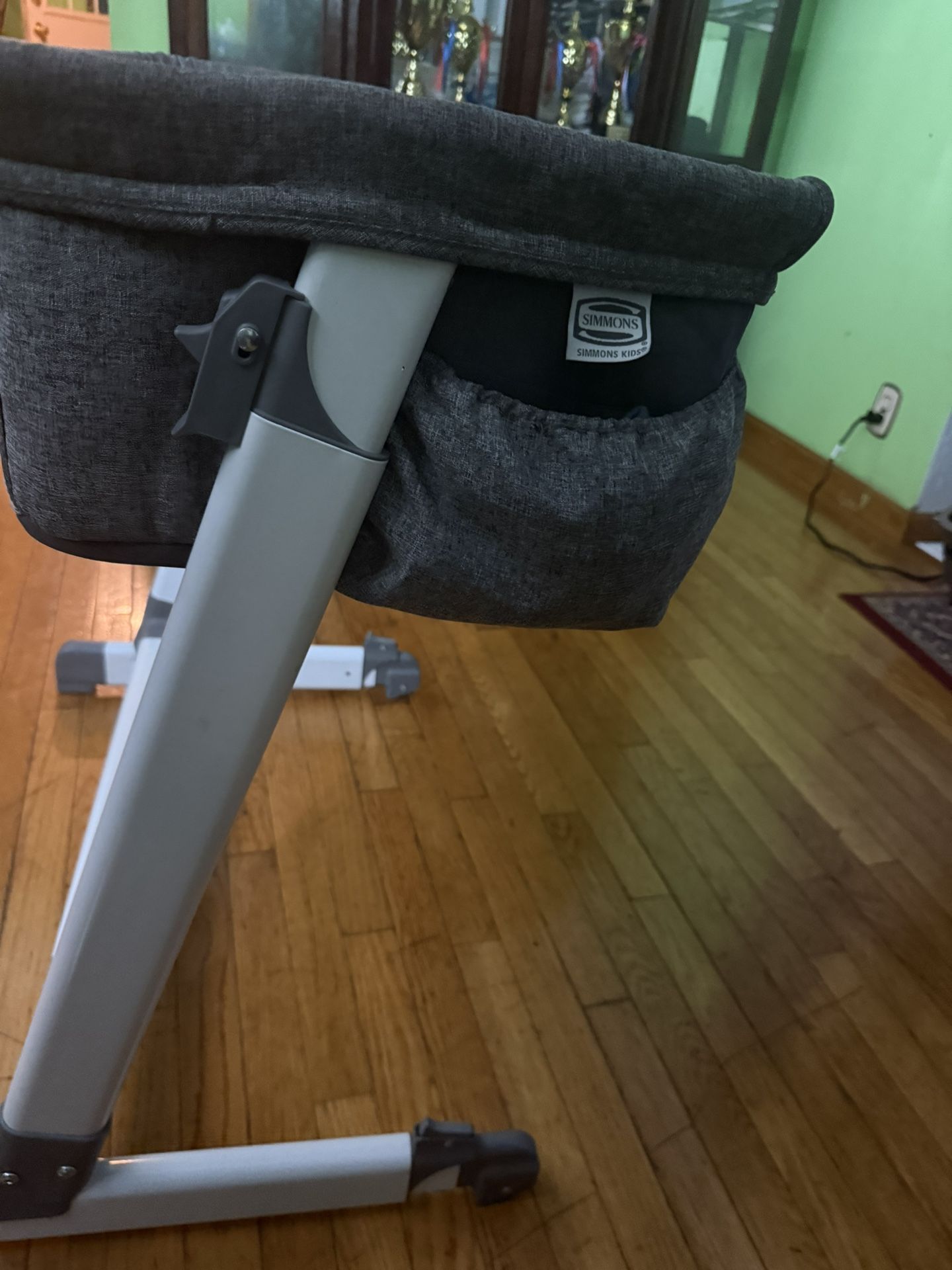 immons Kids® By the Bed City Sleeper Bassinet