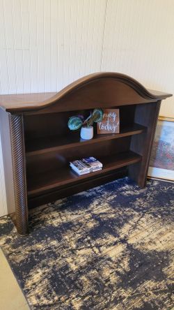WOODEN TODDLERS BOOKSHELF