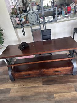 TV stand 65’ in long