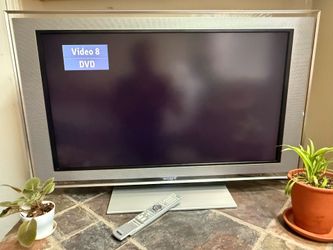Sony Bravia Xbr KDL-40XBR2 40" LCD TV