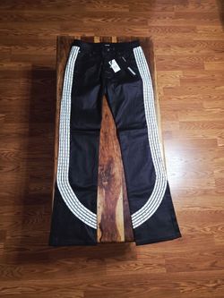 Kindred Men's Rhinestoned Relaxed Fit Black Jeans with White Panels. Size 36x36