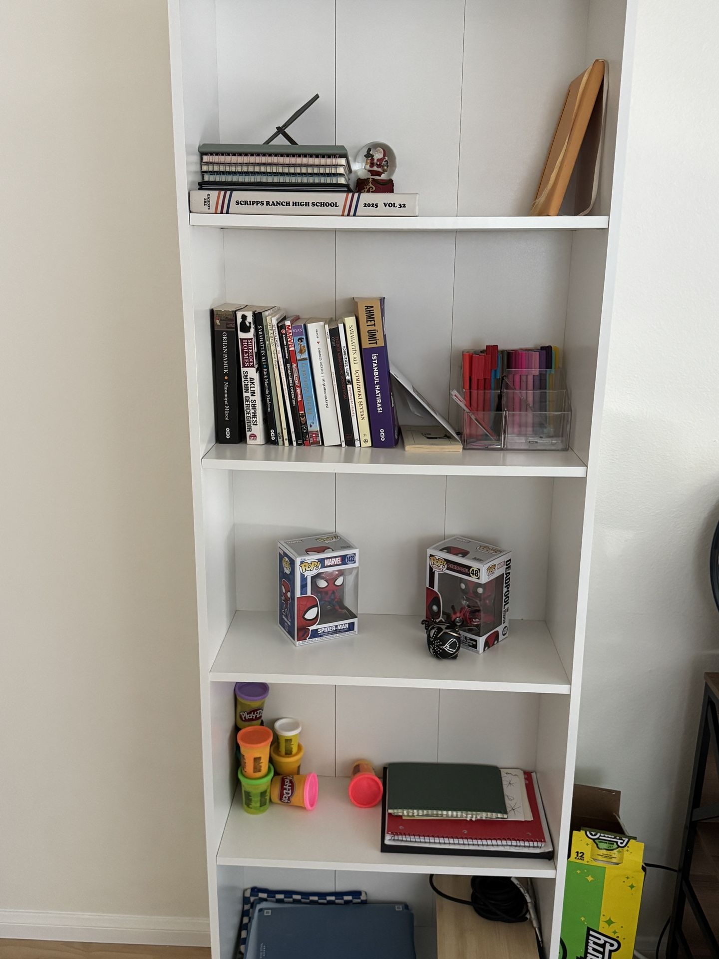 GERBSY White Bookshelf