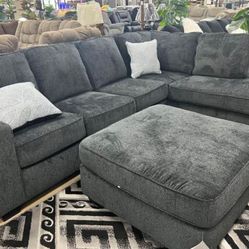 ‼️Altari Slate Sectional ‼️Brand New Ashley 