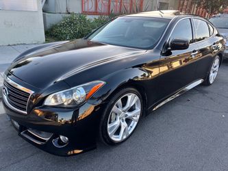 2011 Infiniti M56