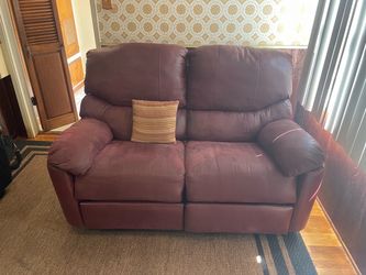 Free reclining loveseat
