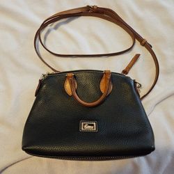 Dooney & Bourke Crossbody Purse/bag (Black)