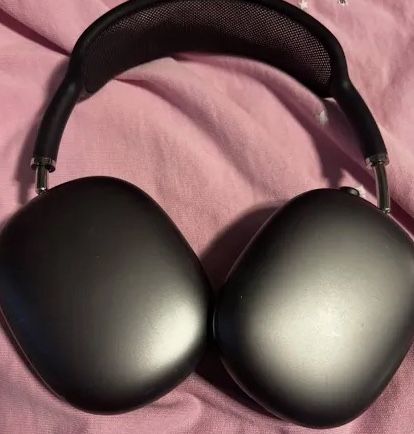 Unused Brand New Black AirPod Pro Max