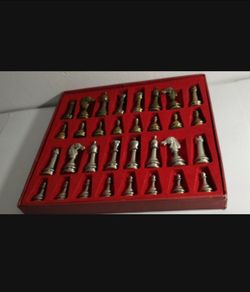 MC - VINTAGE METAL / ONIX - MARBLE CHESS  SET