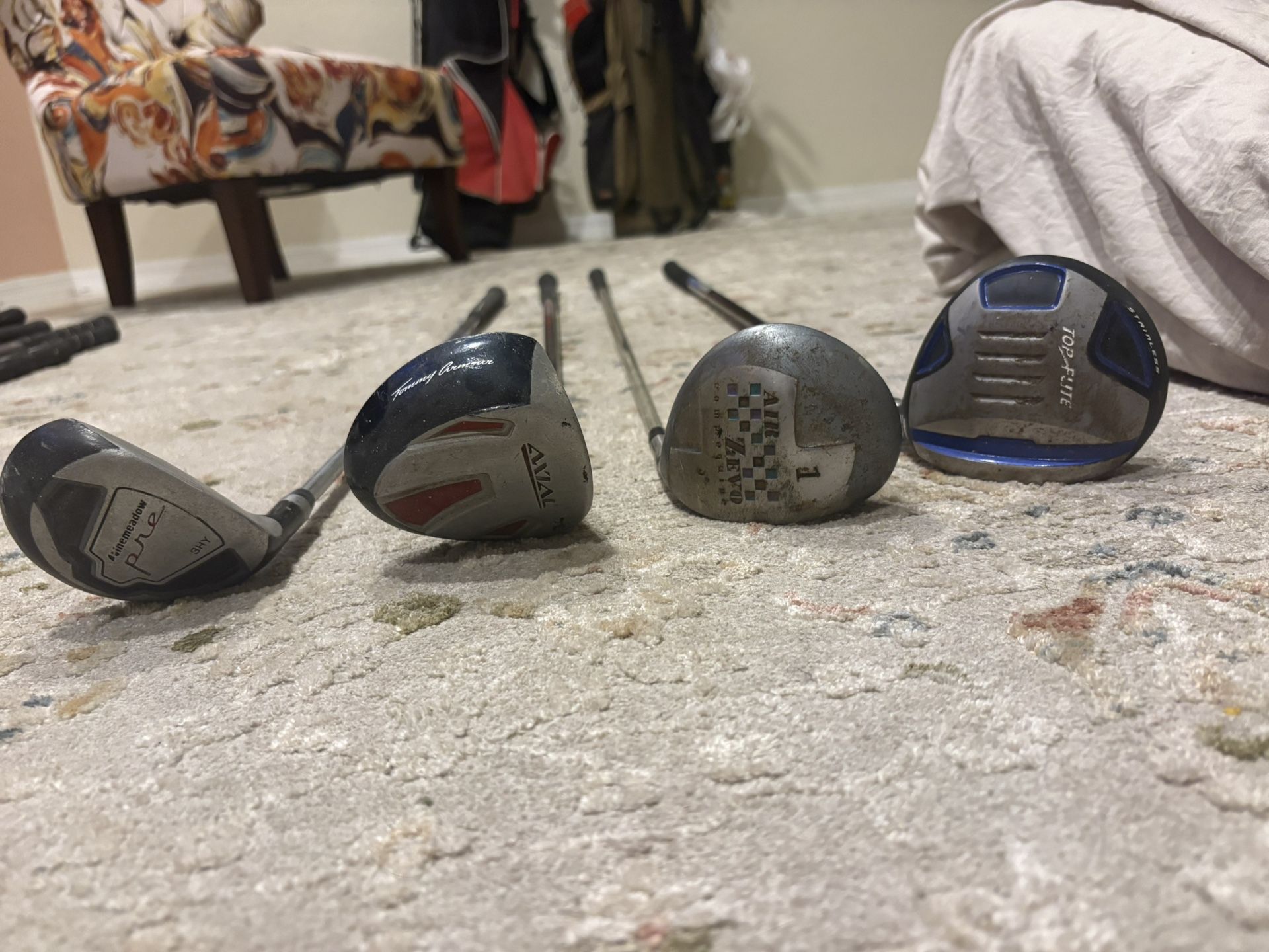 ⛳ Golf Clubs – Lot of 4 (Drivers + Fairway Wood)