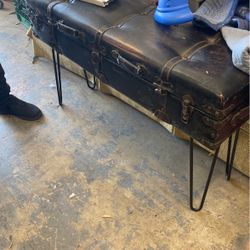 Entrance Table Suitcase 