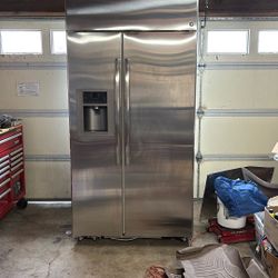 GE Side by side refrigerator