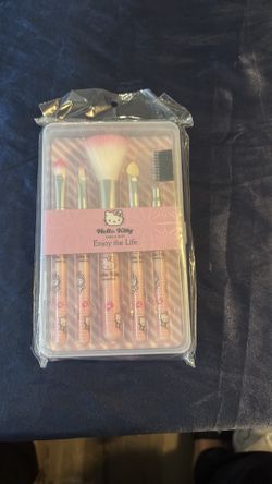 Hello kitty makeup brush set
