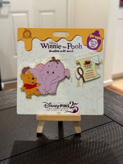 Winnie the Pooh Hundred Acre Woods Series 10/12 pin