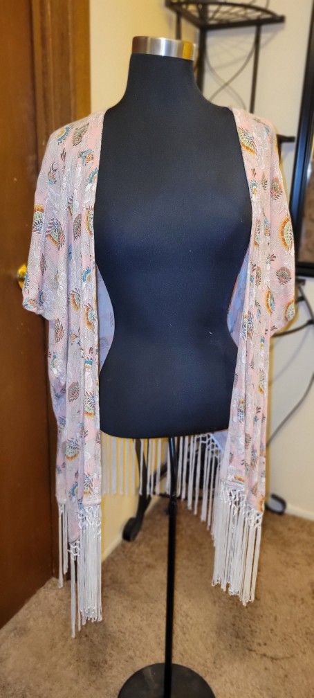 Forever 21 Satin Fringed kimono M\L