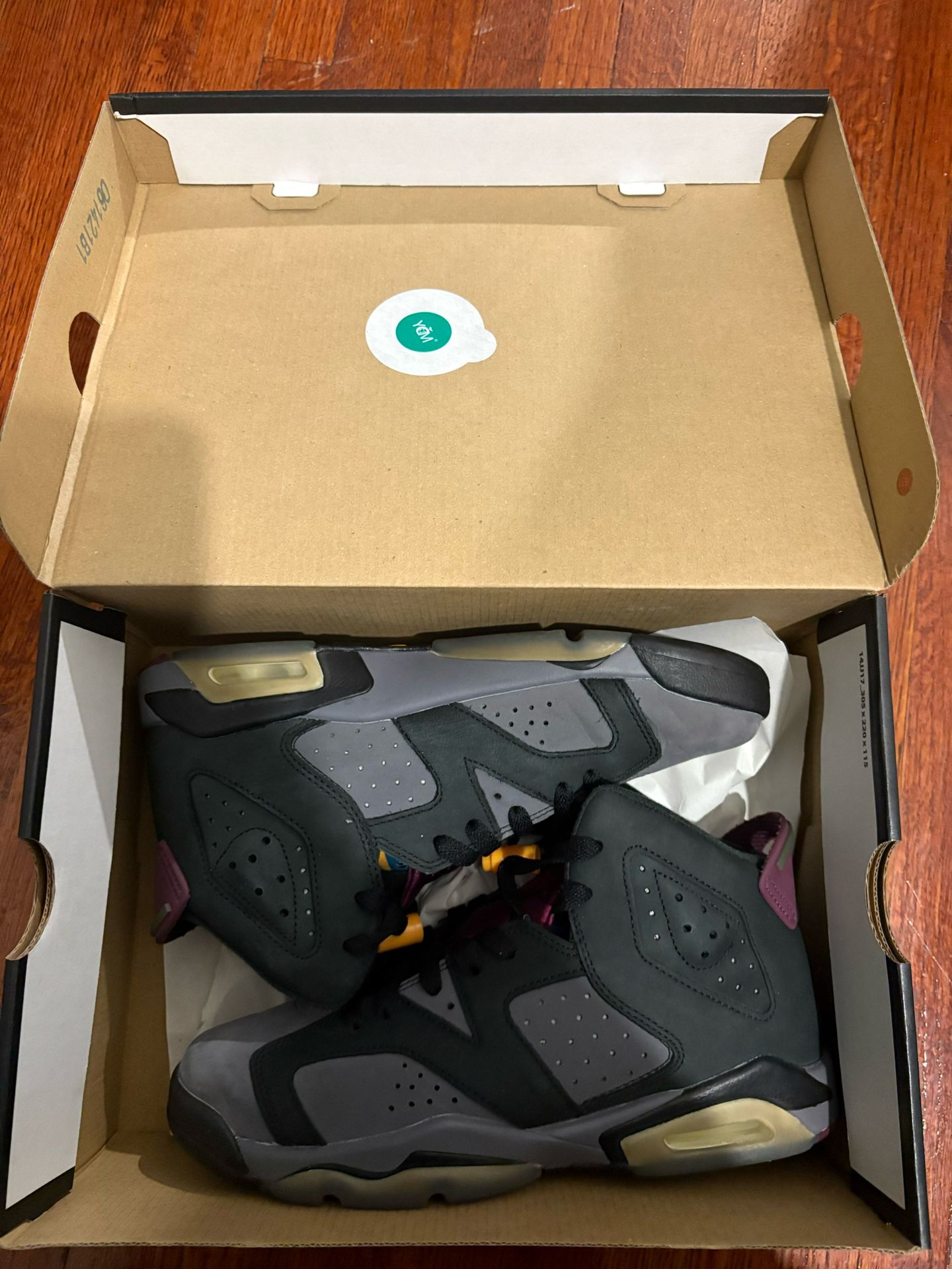 Nike Air Jordan 6 Retro GS Bordeaux Sneakers Size 6.5 Youth