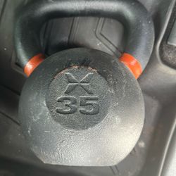 35 Lbs Kettle Bell
