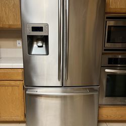 Samsung Large Refrigerator 