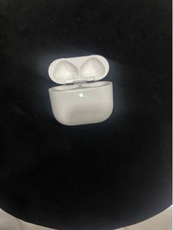 Air pods charging case