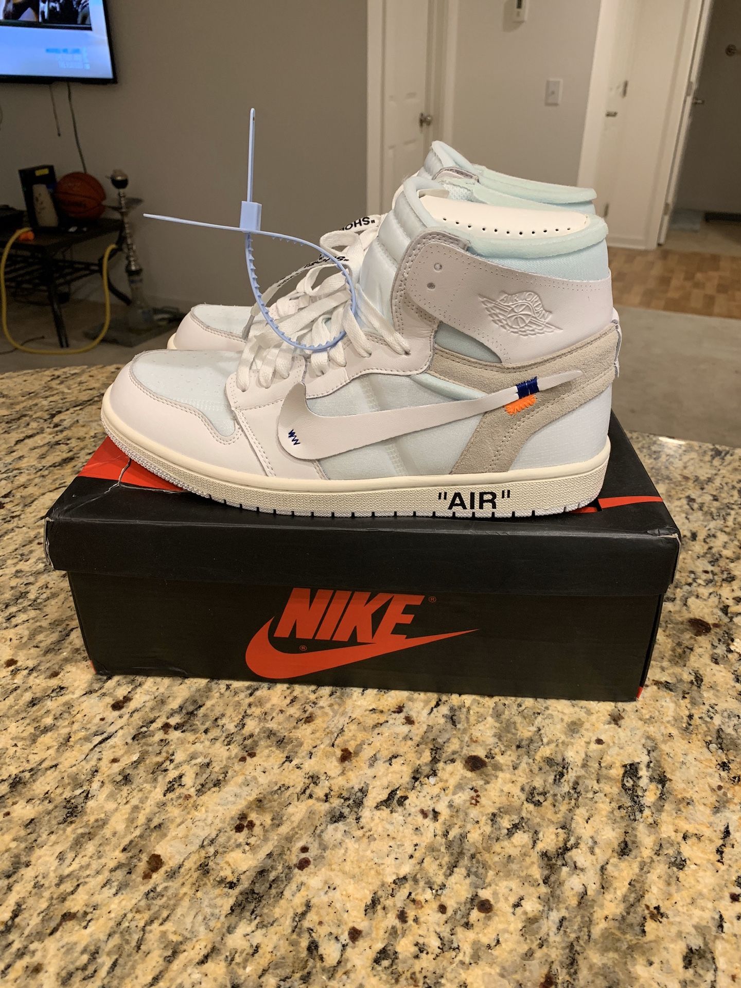 Nike Jordan 1 X Off White size 10