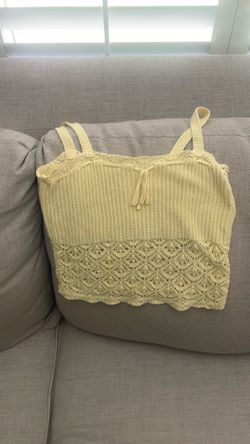 Butter yellow top