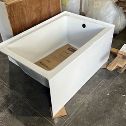 Swiss Madison Right Hand Drain Bathtub 
