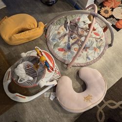 Baby playing set with 2 breastfeeding feeding pillow.