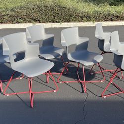 Modern Contemporary Steelcase Turnstone Dining Chairs / Office Chairs