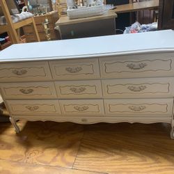 French Provincial 9 Drawer Dresser 