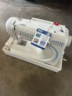 Sewing Machine LIKE NEW