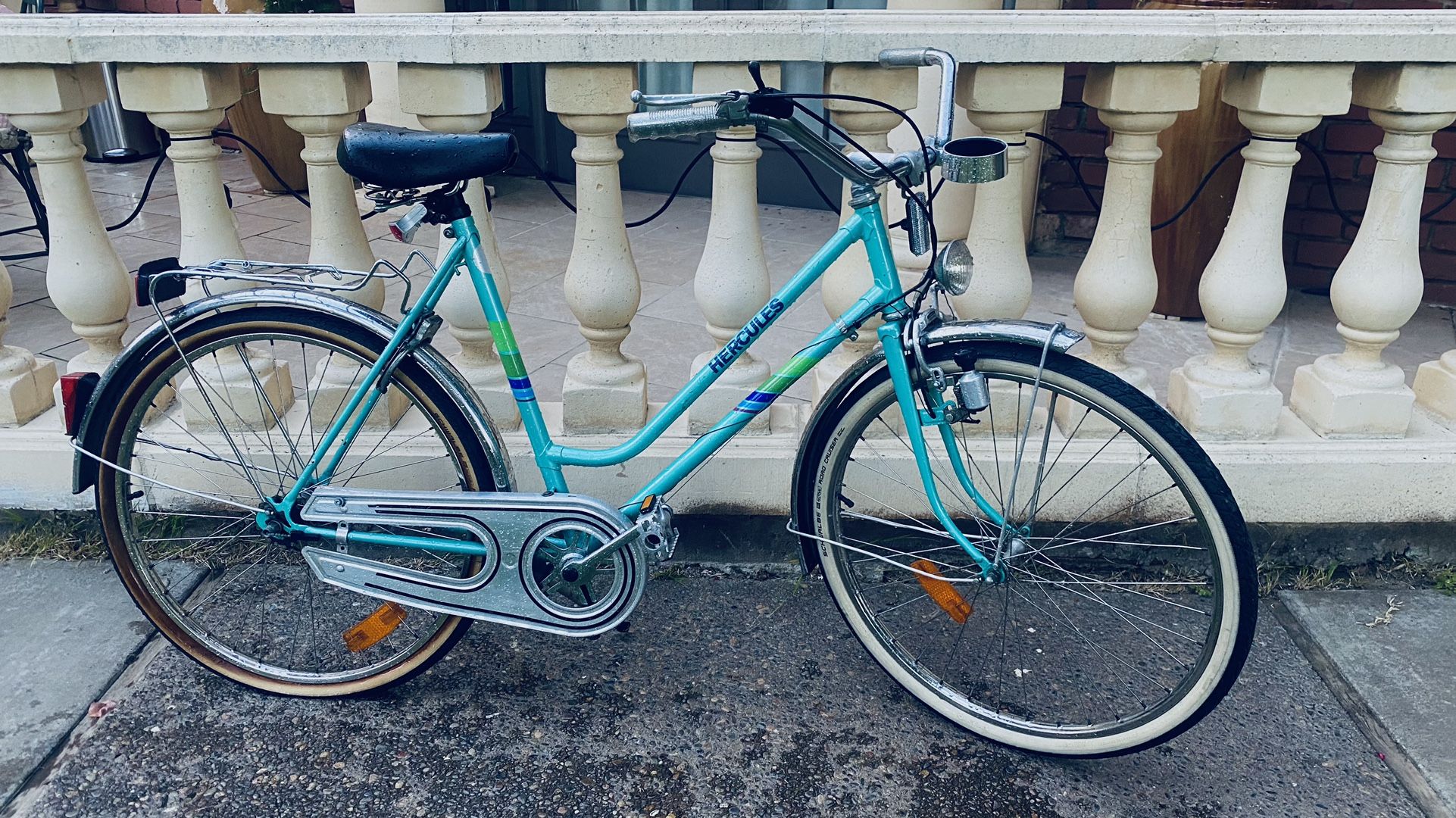 English vintage Ladies Cruiser Bike. 3 Speed. 21” . Excellent Condition