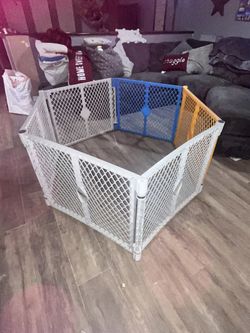 6 Panel Plastic Play Pen - Folds For Storage 