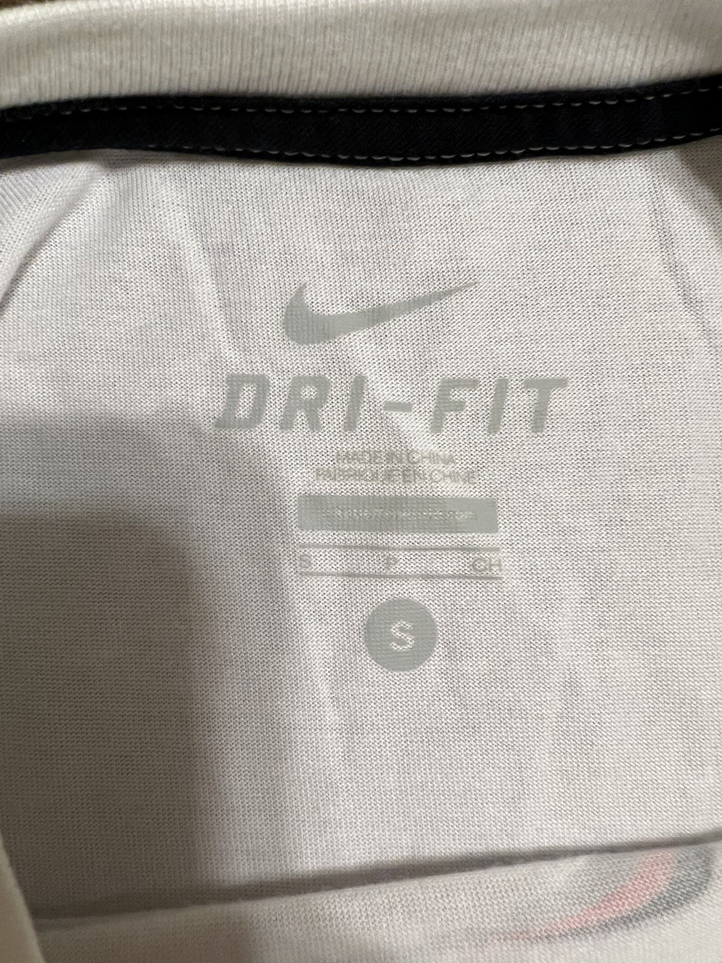 Women's T Shirt Small Nike Dri Fit Lebron James Front Lion Graphic