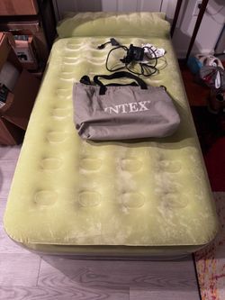 Air mattress intex with air pump