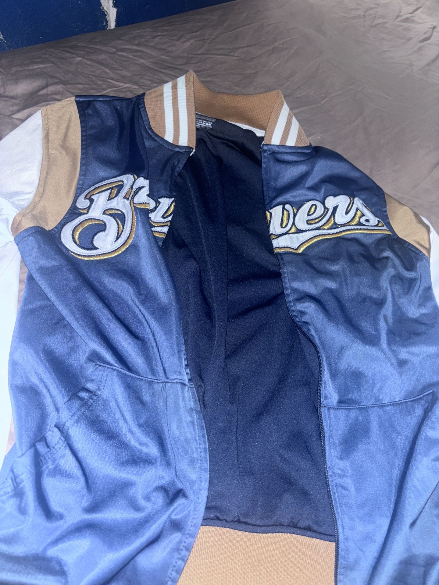 Milwaukee Brewers Jacket Size Medium