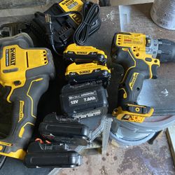 Dewalt Saw Saw / Hammer Drill 12v