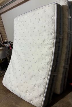Full size mattress
