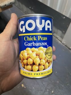 GOYA Chick Peas (Garbanzo Beans) 15.5 oz Can.