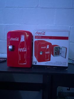 Coca-Cola Mini Fridge Thermoelectric Cooler