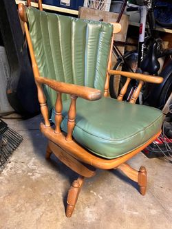Wooden office chair (green)