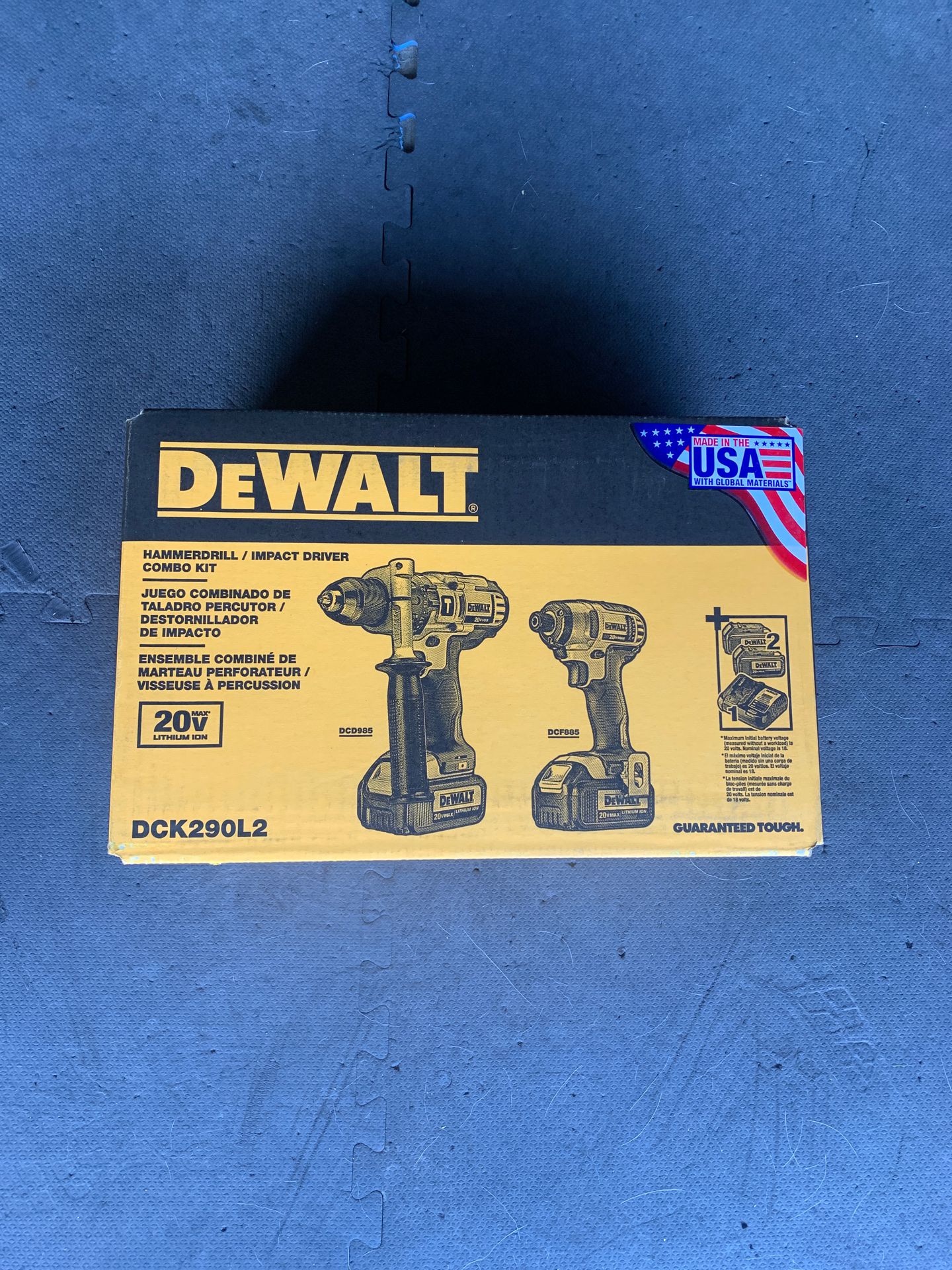 NEW DeWalt hammer drill / impact driver combo kit