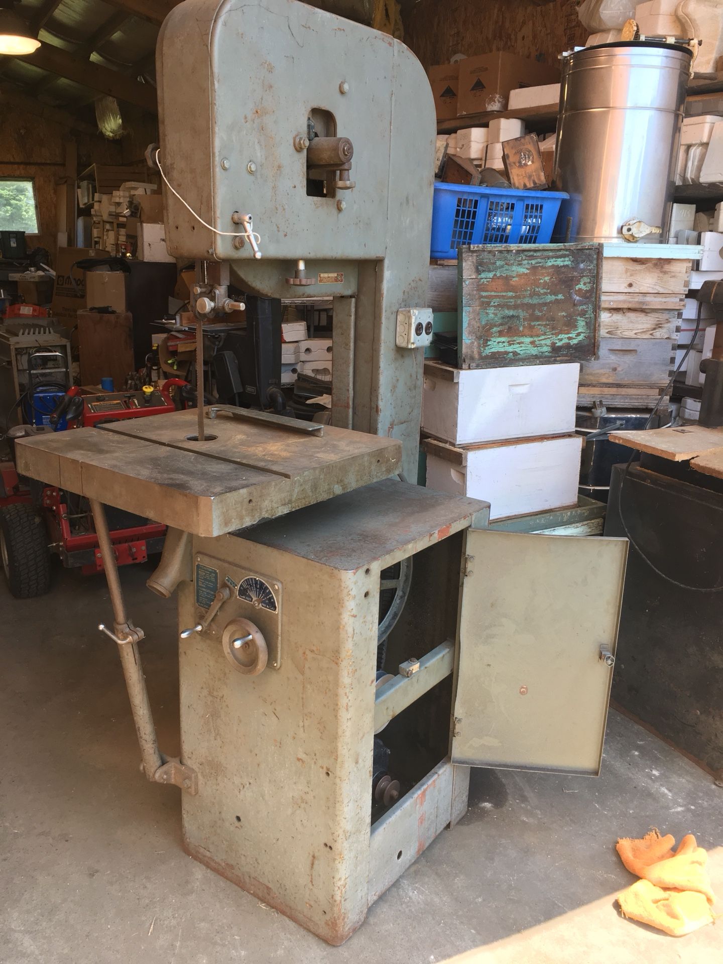 Rare vintage Walker Turner Bandsaw
