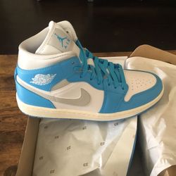 New Women’s Air Jordan 1 Mid size 8