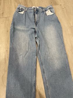 Holister Curvy Ultra High-Rise Dad Jeans