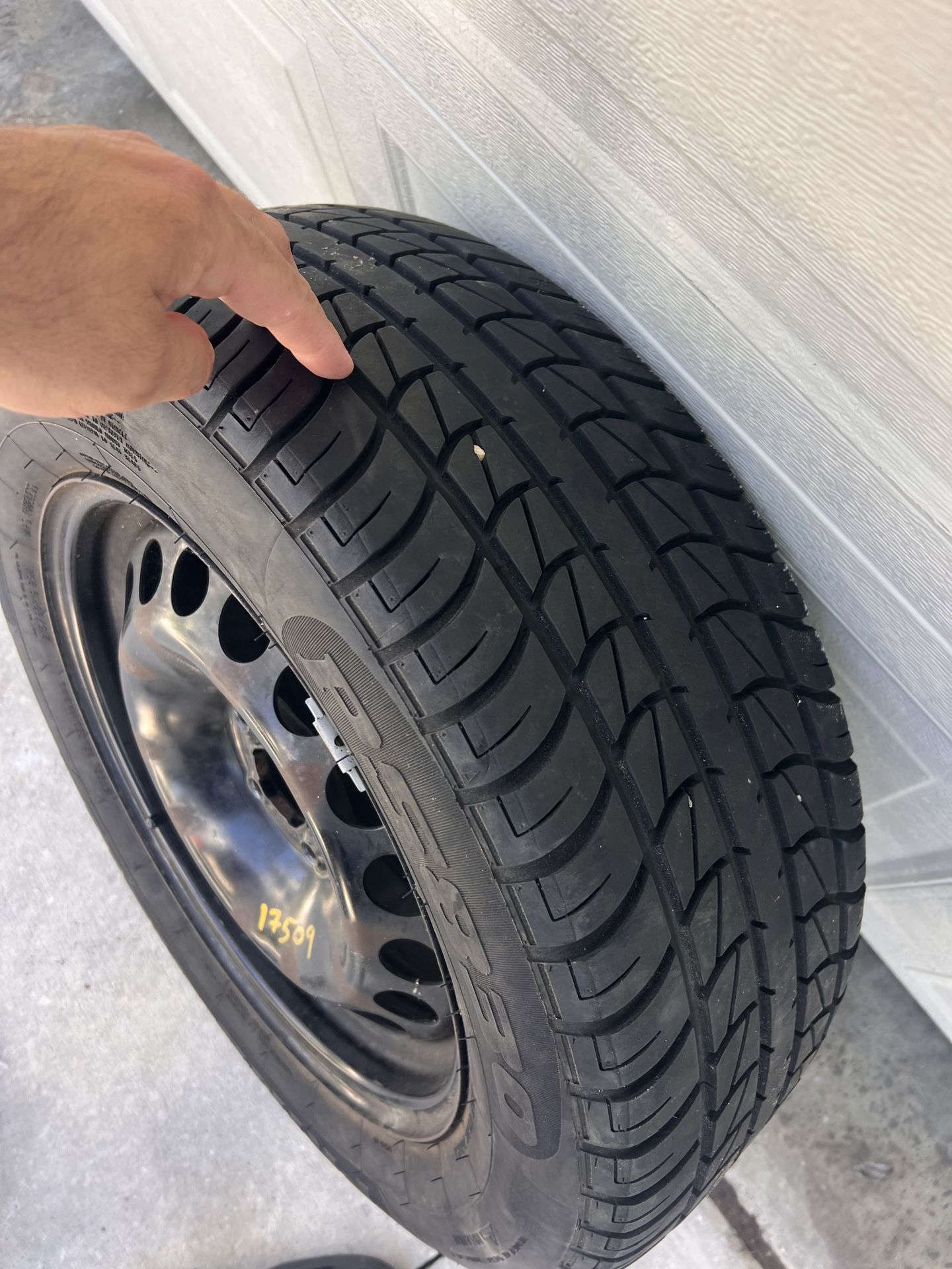 Tire with Rim 215/60/16