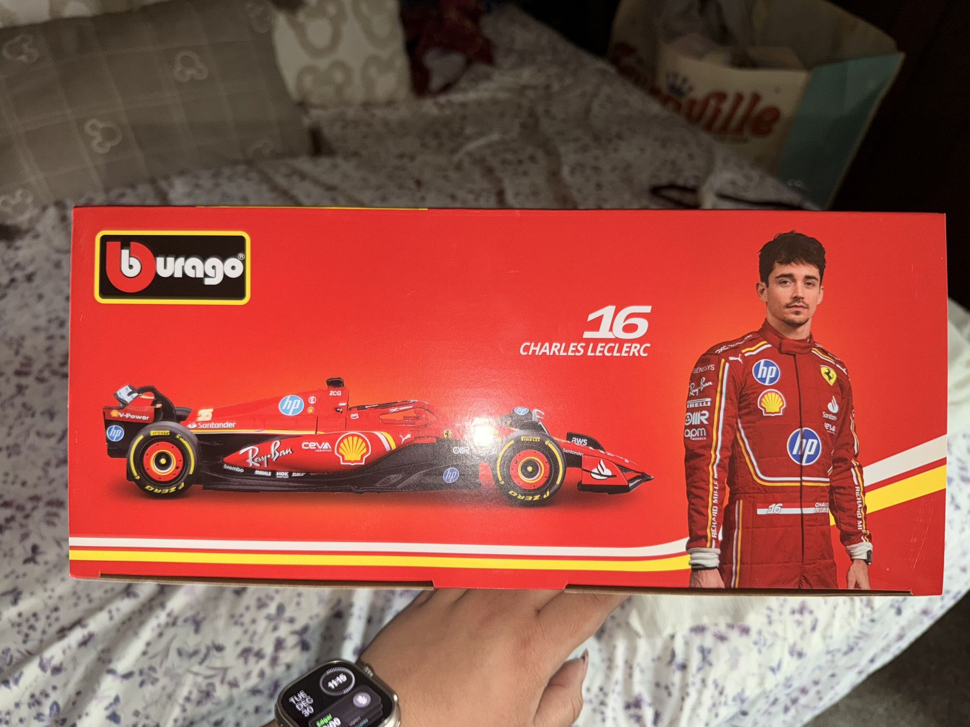 Bburago 1:43 Formula 1 Racing Paddock