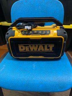 Dewalt speaker with Bluetooth 20v. $90 Firm Price 🔥 pick up in Van Nuys,