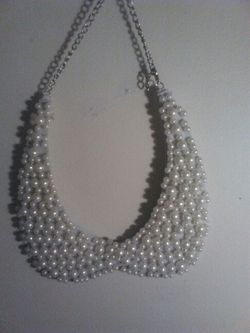 White Pearl collar necklace