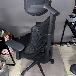 Libernovo 48cm ergonomic/massaging chair